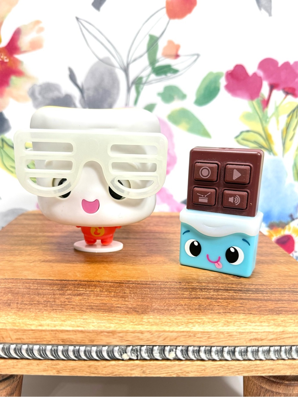 My Squishy Little DJ Mel
Mix-A-Lot by WowWee